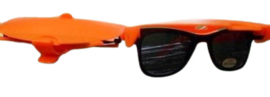Partij oranje zonnebrillen met klep