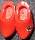 Wooden shoes brooche red with sparkle