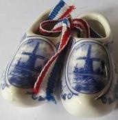 Delft blue shoes - medium