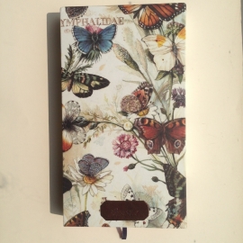 Handgemaakte bewaarbox met 10 stuks prachtige vlinder enveloppen met lining en creme briefpapier. *** UITVERKOCHT ***