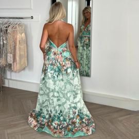 LUXURY MEETS FANTASY AVONDJURK By Yessey
