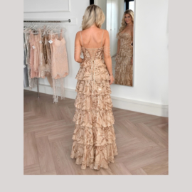 GOUDEN AVONDJURK MET RUFFLES & SPLIT By Yessey