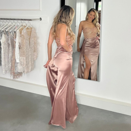 ROSÉGOUDEN STRAPLESS AVONDJURK By Yessey