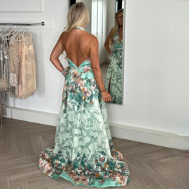 LUXURY MEETS FANTASY AVONDJURK By Yessey