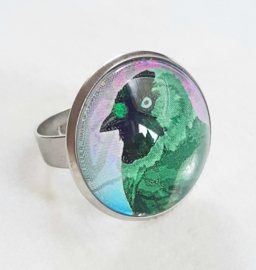 Anillo cabujón pájaro GRAJILLA VERDE