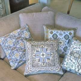 Natural velvet cushion cover PEBBLES