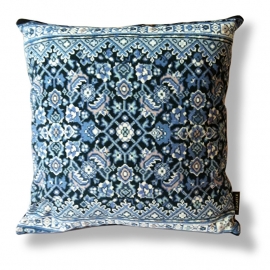 Blue velvet cushion BLUE AGATE