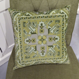 Green velvet cushion cover OLIVINE