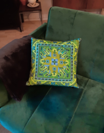 Green velvet cushion cover SPRING2