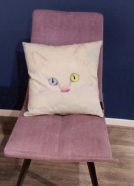 White velvet cushion cover Cat SNOW WHITE 