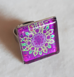 Cabochon ring LOTUS purple