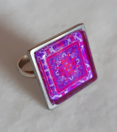 Cabochon Ring KROKUS violett