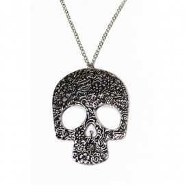 Necklace with big skull