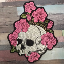 000 - BACKPATCH - Almost toothles SKULL with old pink ROSES with thorns - MEMENTO MORI