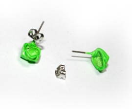 Shiny (green) Skull earstuds