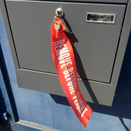 Big Keychain - Ribbon - Red & White - REMOVE BEFORE FLIGHT