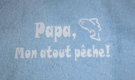 Bavoirs pour bébés `Papa, mon atout pêche!` bleu clair carré