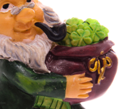 Magneet Koelkastmagneet Ierse St Patrick’s Day Gelukskabouter Met Mand Klavers Leprechaun Geluk