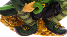 Magneet Koelkastmagneet Ierse St Patrick’s Day Gelukskabouter Op Goudstukken Leprechaun Geluk Klaver