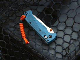 Benchmade Adira Magnacut Steel Blue Zakmes + Paracord Vouwmes Vismes Inklapbaar Mes Stonewash Coated