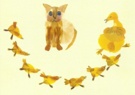 Poes en eend met kuikens van bloesemblaadjes, Annemarie Zafrana