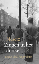Zingen in het donker / Nescio