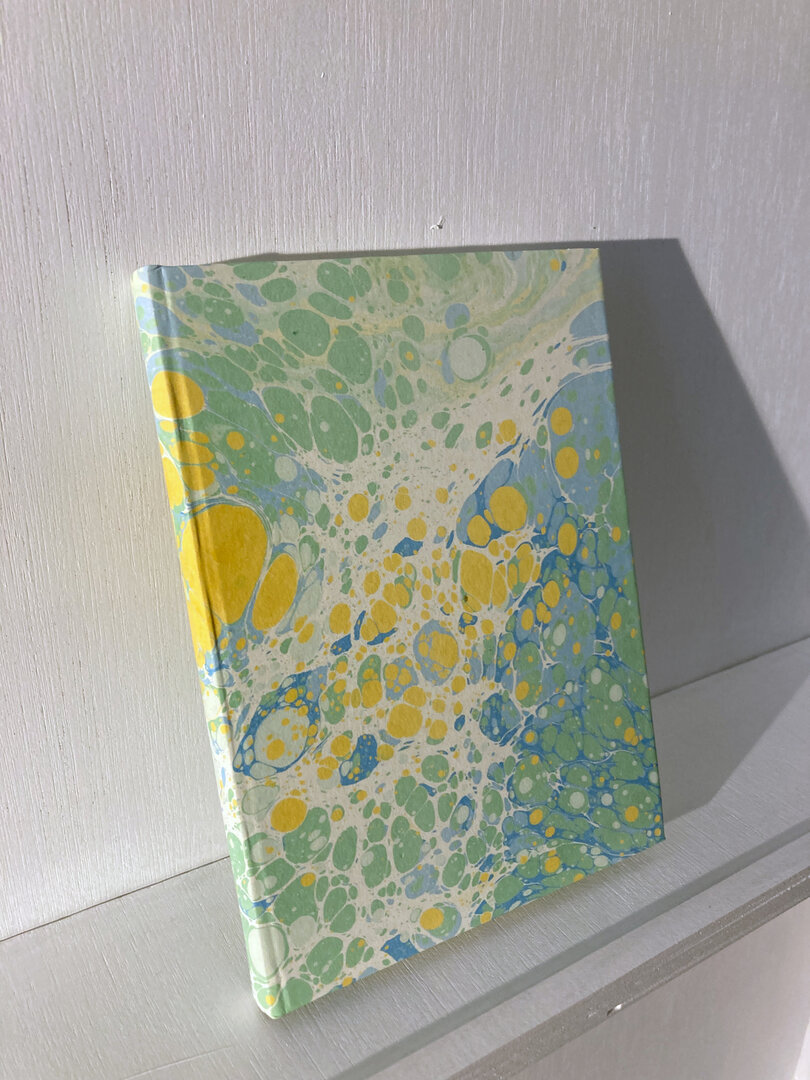Q16 - Luxe gemarmerd notitieboek gelinieerd 12x17