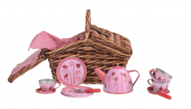 Theeservies tin lieveheersbeestje in rietenmand