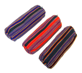 Etui uit Guatamala, blauw gestreept ( lengte 18 cm)
