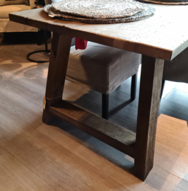 Stoere oud houten A-poot eettafel