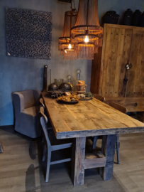 Stoere H-poot eettafel