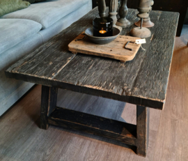Stoere oud houten A-poot salontafel