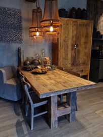 Stoere H-poot eettafel