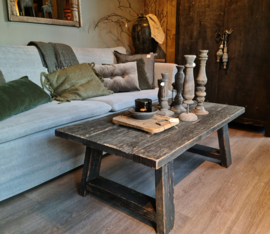 Stoere oud houten A-poot salontafel