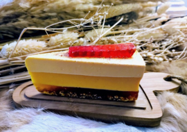 Ambachtelijke Zeepcake Rabarber en Vla