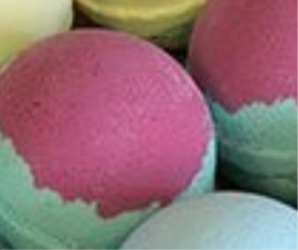 Holly and Mistletoe Jumbo Bath Bomb