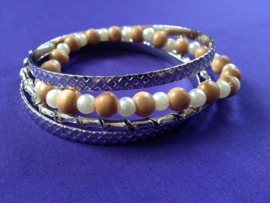 Leuke armband met houten kralen