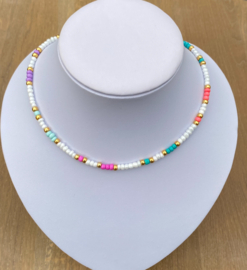 Ketting met verschillen kleuren