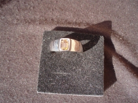 Ring met bruine/goude steen
