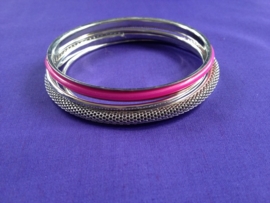 Leuke 4 delige armband met roze