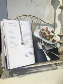 Boekenstandaard brocante look