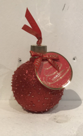Luxe Kerstbal gevuld met badschuim Wild Fig Cranberry