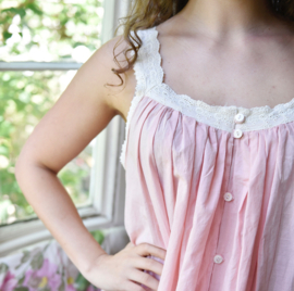 Romantisch nachthemd broderie Jodie roze