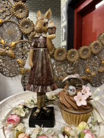 Decoratie konijn meisje met cupcake bruin/goud