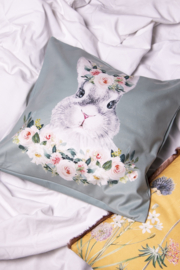 Sierkussenhoes konijn met rozen groen