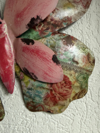Grote ijzeren deco vlinder roze 47*37