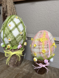 Decoratie ei op pot groen textiel 20*43