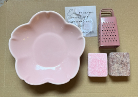 Kadoset geurblokjes met roze schaaltje bloem