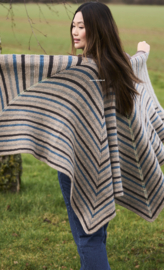 ROWAN Moordale Poncho Karakul