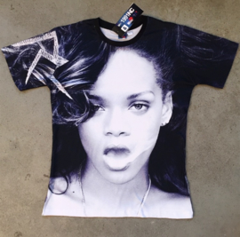 Rihanna Smoking Black&White T-Shirt